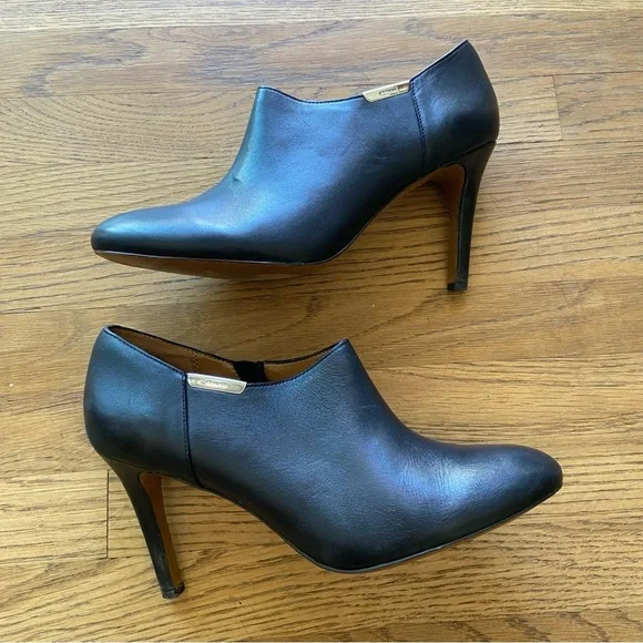 Womens black coach Seneca glaze leather  bootie size 10 - Picture 2 of 16